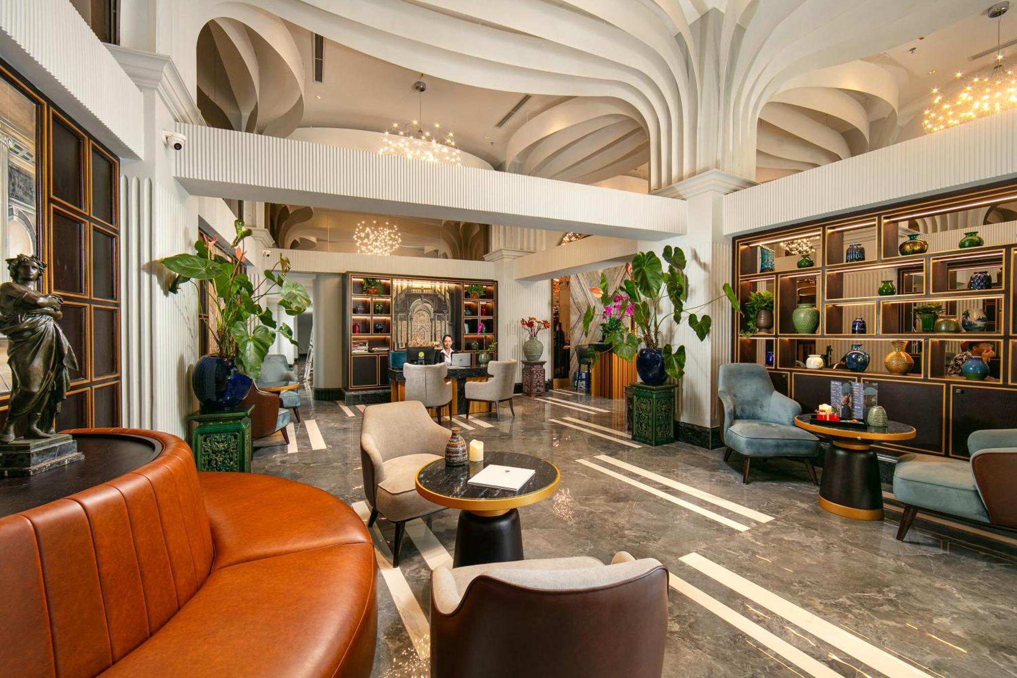 May De Ville Lakeside Hotel Hanoi Esterno foto The lobby of the hotel