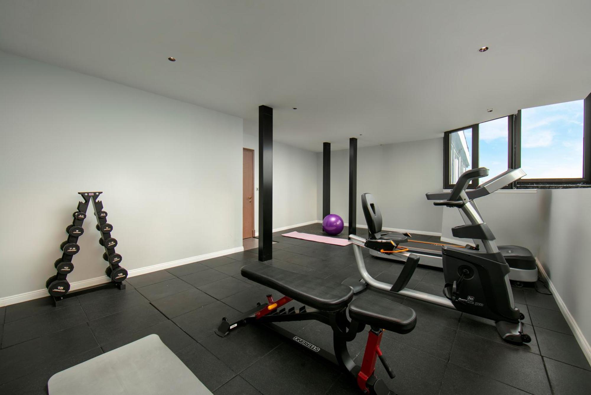 May De Ville Lakeside Hotel Hanoi Esterno foto The gym at the 2012 Olympic Village