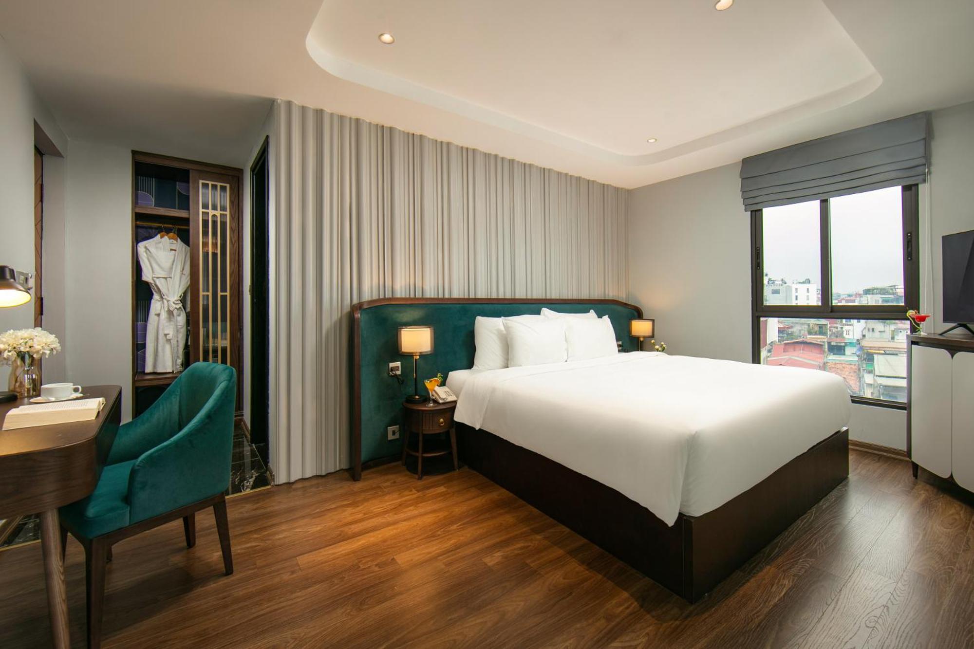 May De Ville Lakeside Hotel Hanoi Esterno foto Deluxe Room