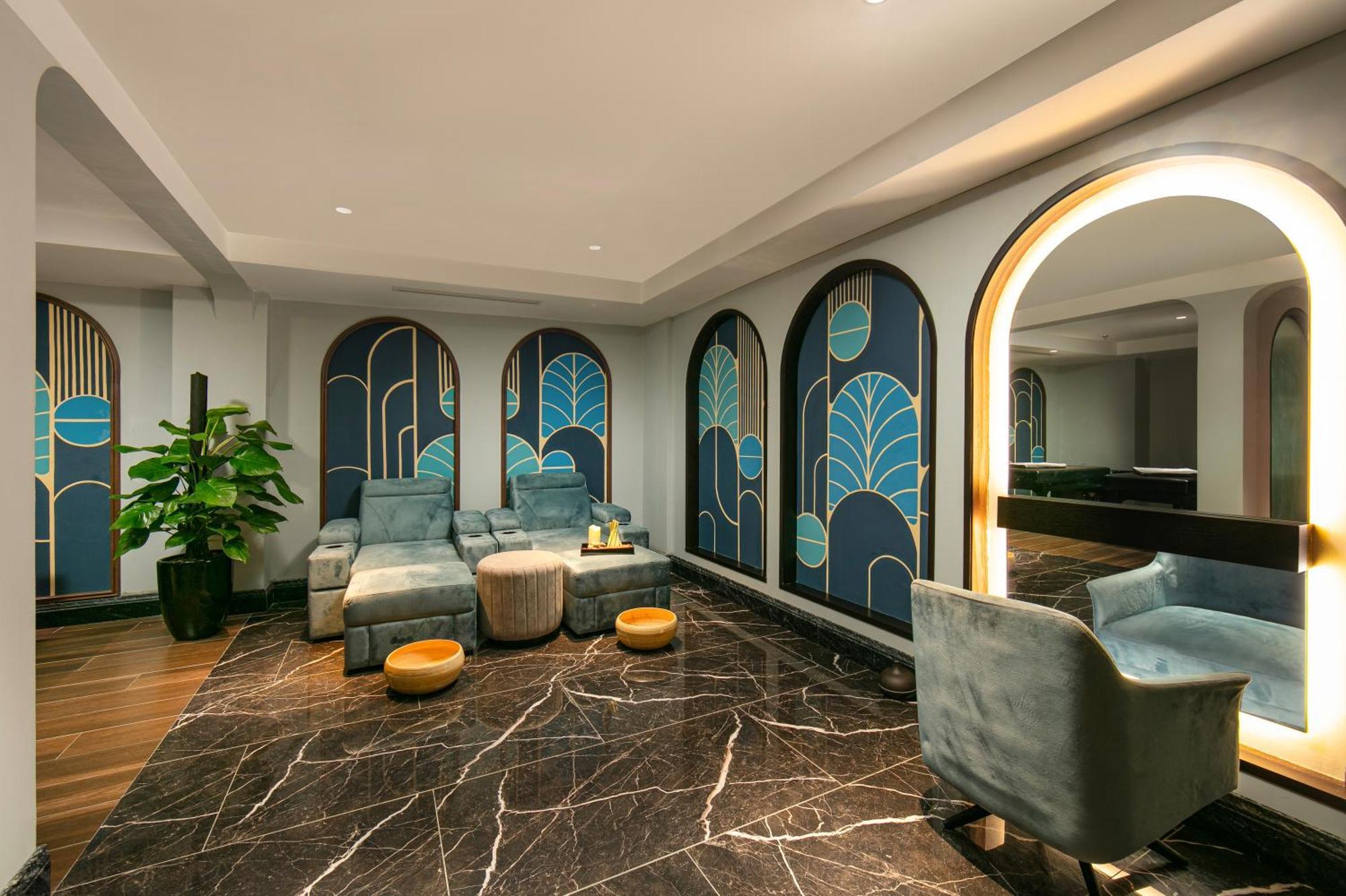 May De Ville Lakeside Hotel Hanoi Esterno foto The lobby of the hotel