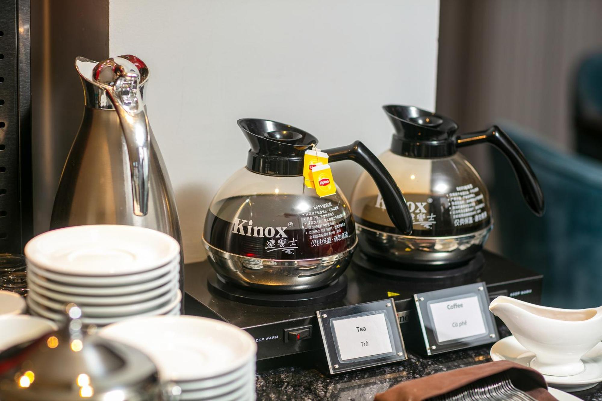 May De Ville Lakeside Hotel Hanoi Esterno foto Coffee pots