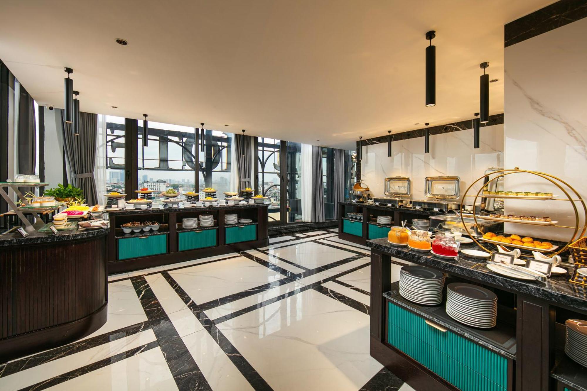 May De Ville Lakeside Hotel Hanoi Esterno foto The buffet at the hotel